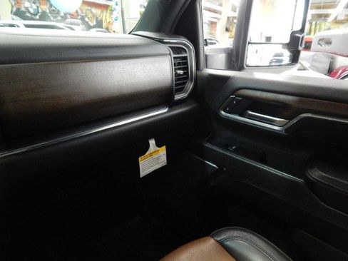 Used 2025 Chevrolet Silverado 2500 High Country w/ High Country Premium Package image 31