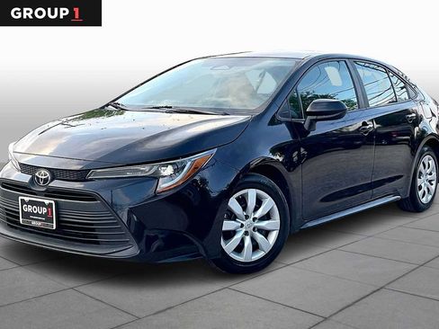 Used 2023 Toyota Corolla LE image 1