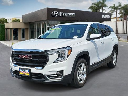 Used 2024 GMC Terrain SLE AWD/4WD image 7