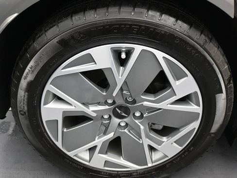 Used 2024 Genesis GV60 RWD image 36