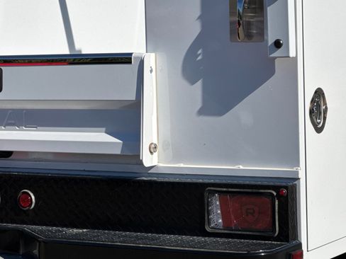 New 2025 Ford F350 XL w/ XL Chrome Package image 23