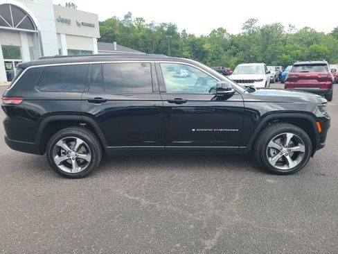 New 2025 Jeep Grand Cherokee L Limited w/ Luxury Tech Group II AWD/4WD image 6