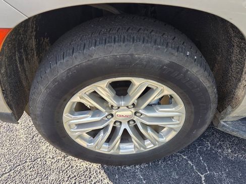 Used 2022 GMC Yukon SLT w/ SLT Luxury Package image 6