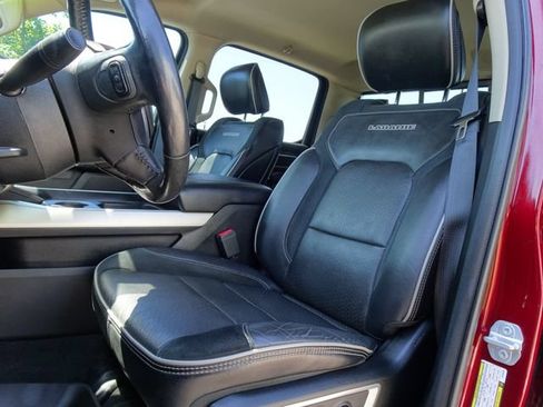 Used 2020 RAM 1500 Laramie AWD/4WD image 11