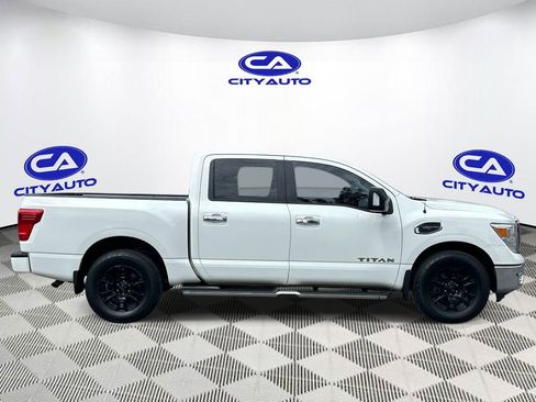Used 2017 Nissan Titan SV AWD/4WD image 2