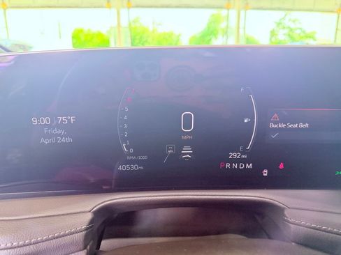 Used 2025 Cadillac XT4 Premium Luxury FWD image 19