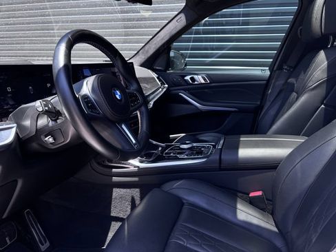 Used 2025 BMW X7 M60i AWD/4WD image 4
