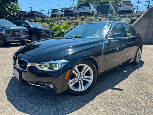 Used 2017 BMW 330i xDrive Sedan AWD/4WD image 2