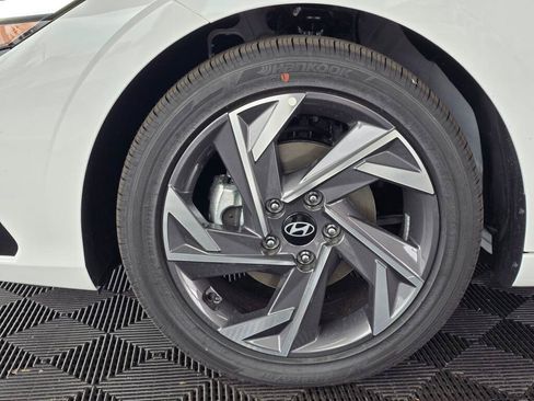New 2026 Hyundai Elantra Limited FWD image 10