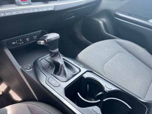 Used 2025 Kia K4 LXS image 40