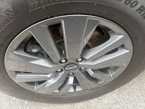 Used 2025 Nissan Pathfinder SV FWD image 6