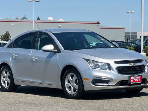 Used 2016 Chevrolet Cruze LT FWD image 5