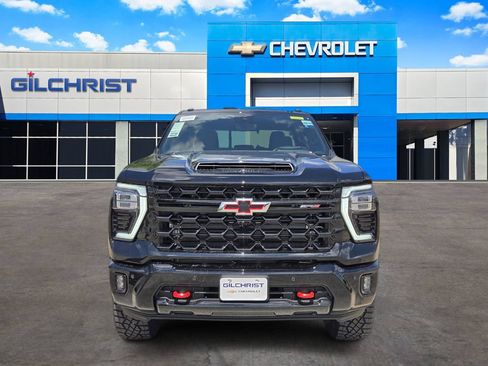 New 2026 Chevrolet Silverado 2500 ZR2 AWD/4WD image 2