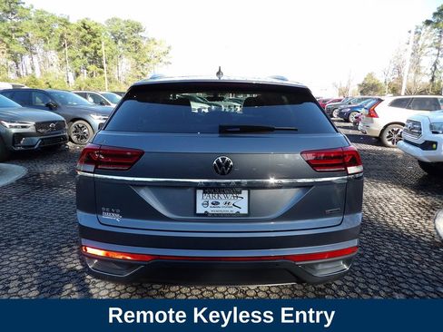 Used 2022 Volkswagen Atlas Cross Sport SE image 6