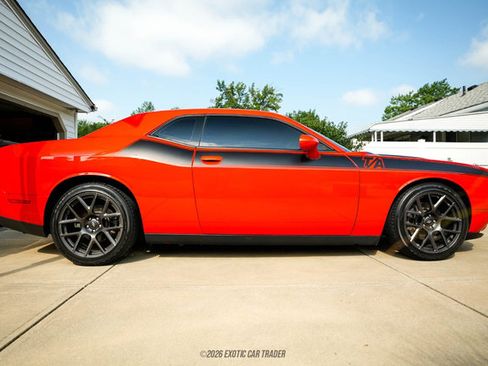 Used 2017 Dodge Challenger R/T w/ Quick Order Package 22P T/A RWD image 9