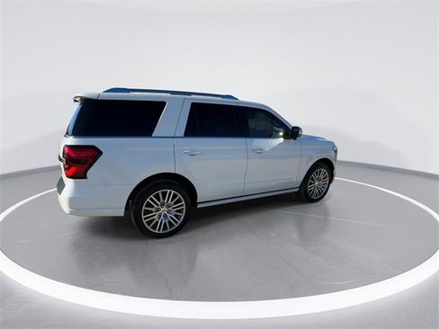 Used 2022 Ford Expedition Platinum image 12
