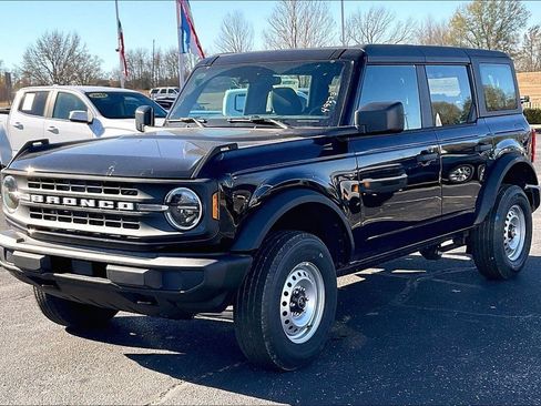 New 2025 Ford Bronco 4-Door image 2