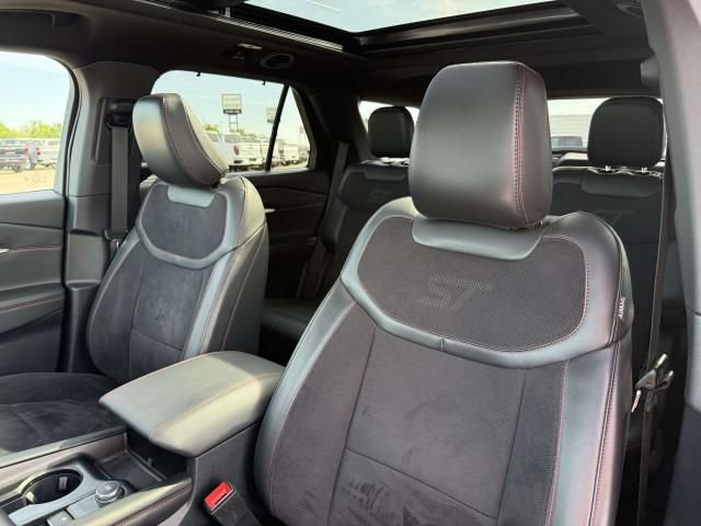 Used 2025 Ford Explorer ST AWD/4WD image 13