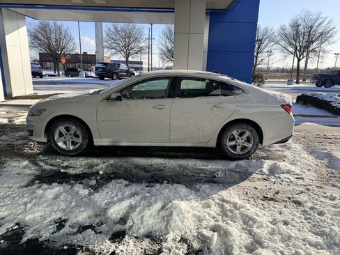Used 2025 Chevrolet Malibu LS image 1