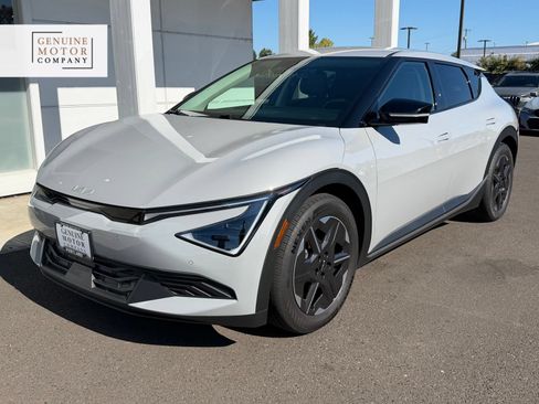 Used 2025 Kia EV6 Light AWD/4WD image 1