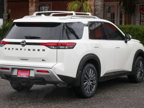 Used 2024 Nissan Pathfinder SL w/ SL Premium Package image 11