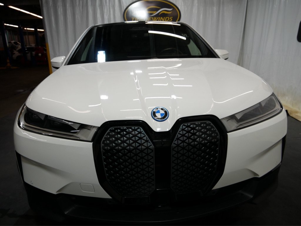 Used 2024 BMW iX xDrive50 AWD/4WD image 2