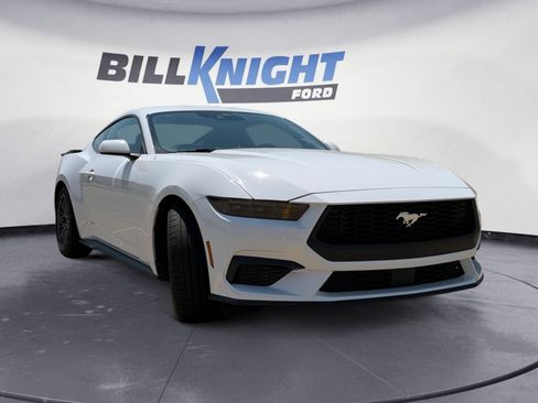 Used 2025 Ford Mustang Coupe RWD image 7