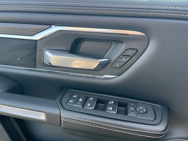Used 2025 RAM 1500 Laramie AWD/4WD image 10