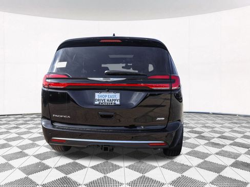 New 2026 Chrysler Pacifica Pinnacle w/ Trailer Tow Group image 18