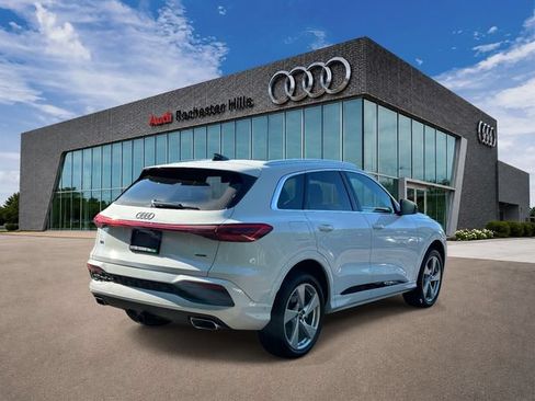 Certified 2025 Audi Q5 Premium AWD/4WD image 5