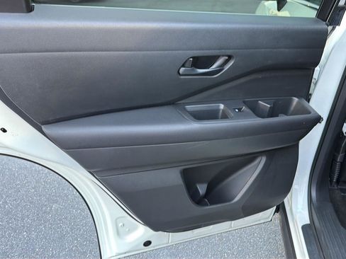 Used 2025 Nissan Pathfinder SV AWD/4WD image 18