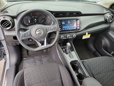 New 2024 Nissan Kicks SV w/ Interior Electronics Package image 17