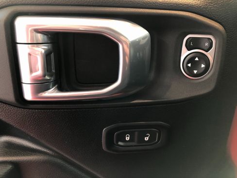 Used 2024 Jeep Wrangler Sport S image 40