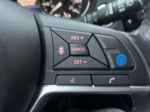 Used 2019 Nissan Rogue SV w/ Premium Package image 24