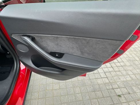 Used 2024 Tesla Model Y Long Range RWD image 17