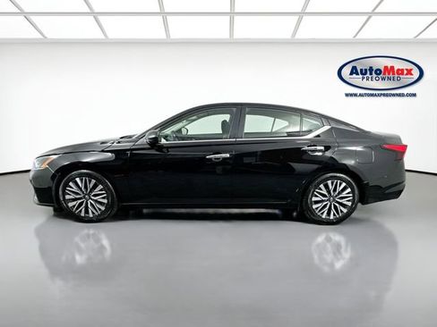 Used 2024 Nissan Altima 2.5 SV FWD image 4