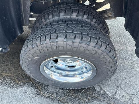 Used 2018 RAM 3500 Tradesman w/ Chrome Appearance Group image 21