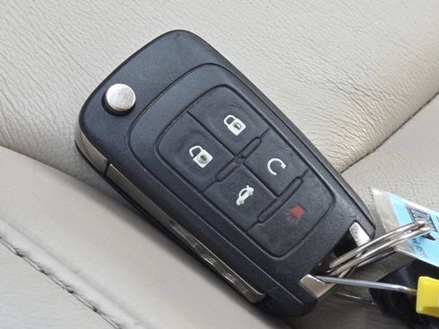 Used 2013 Buick Regal Premium FWD image 32