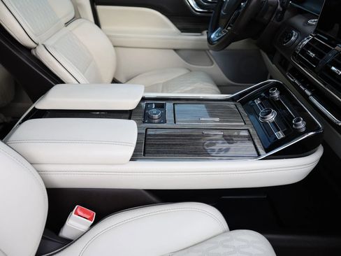 Used 2020 Lincoln Navigator L Black Label w/ Cargo Convenience Package image 51