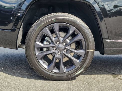 New 2026 Jeep Grand Cherokee L Limited AWD/4WD image 6