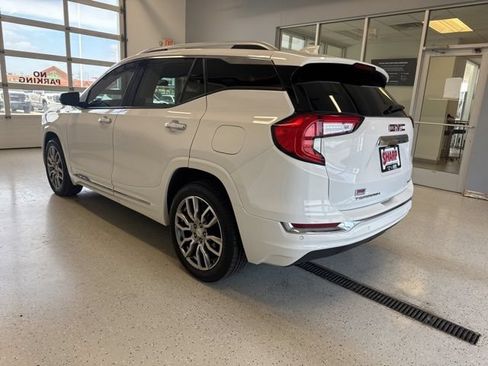 Used 2022 GMC Terrain Denali AWD/4WD image 8
