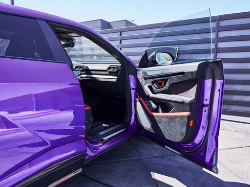 Used 2024 Lamborghini Urus Performante image 32