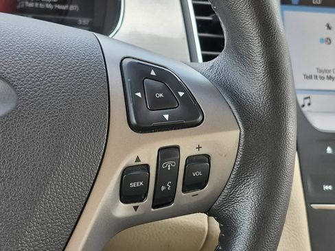 Used 2017 Ford Taurus SEL w/ Equipment Group 201A FWD image 24