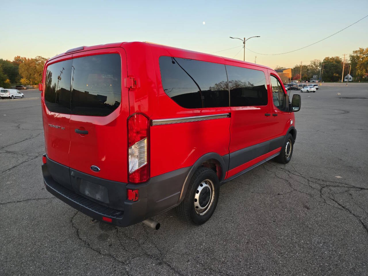 Used 2020 Ford Transit 150 XL RWD image 4