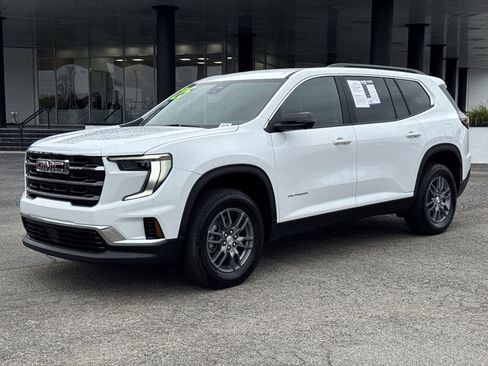 Used 2025 GMC Acadia Elevation image 5