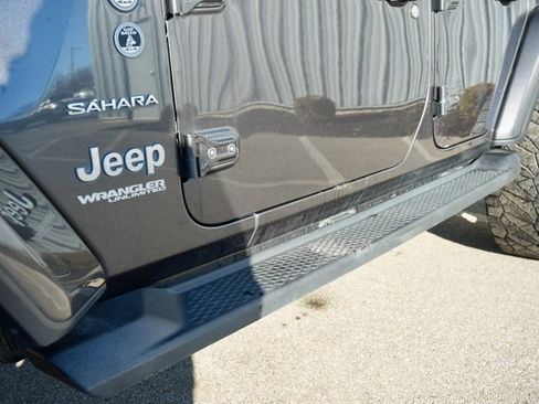 Used 2020 Jeep Wrangler Unlimited Sahara image 25