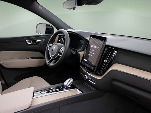New 2026 Volvo XC60 B5 Core w/ Protection Package Premier image 26