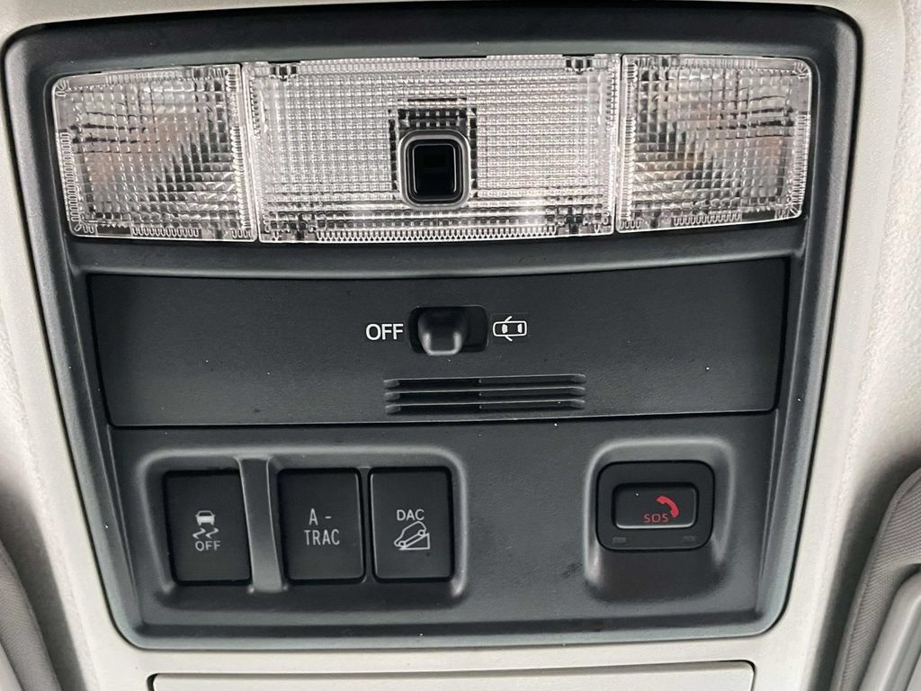 Used 2023 Toyota 4Runner SR5 AWD/4WD image 21