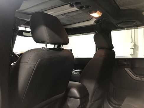 Used 2014 Jeep Wrangler Unlimited Sport w/ Power Convenience Group image 16