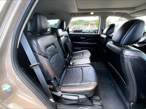 Certified 2025 Nissan Pathfinder Platinum w/ Cargo Package FWD image 22